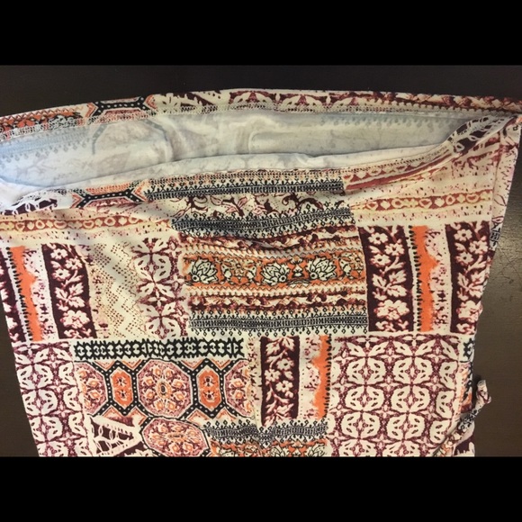 Patterned halter top - Picture 7 of 7